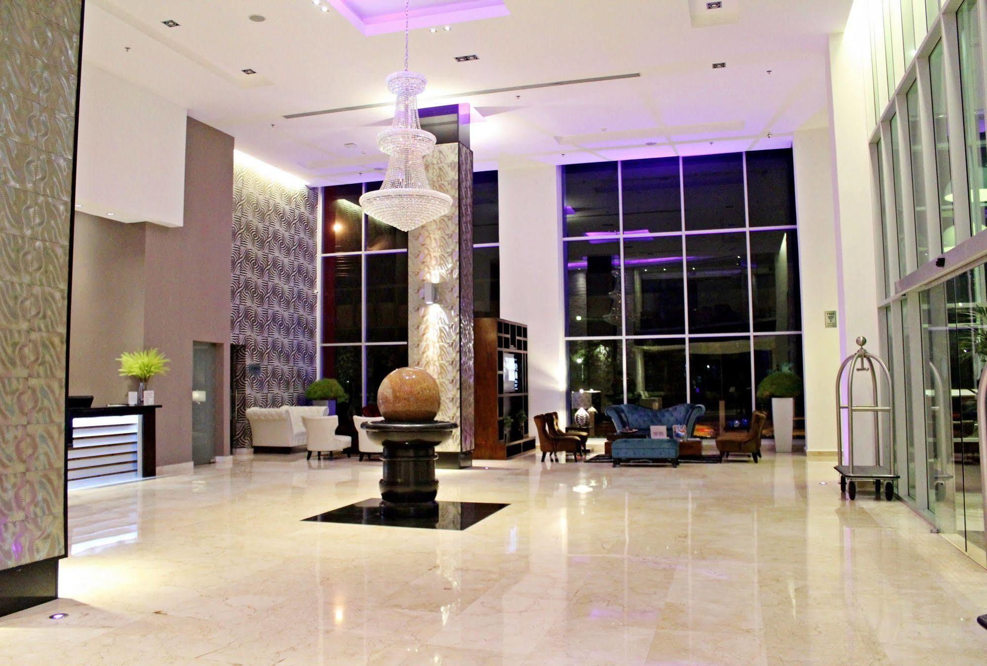 Готель Ramada Plaza By Wyndham Panama Punta Pacifica Екстер'єр фото