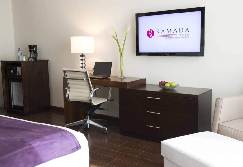 Готель Ramada Plaza By Wyndham Panama Punta Pacifica Екстер'єр фото